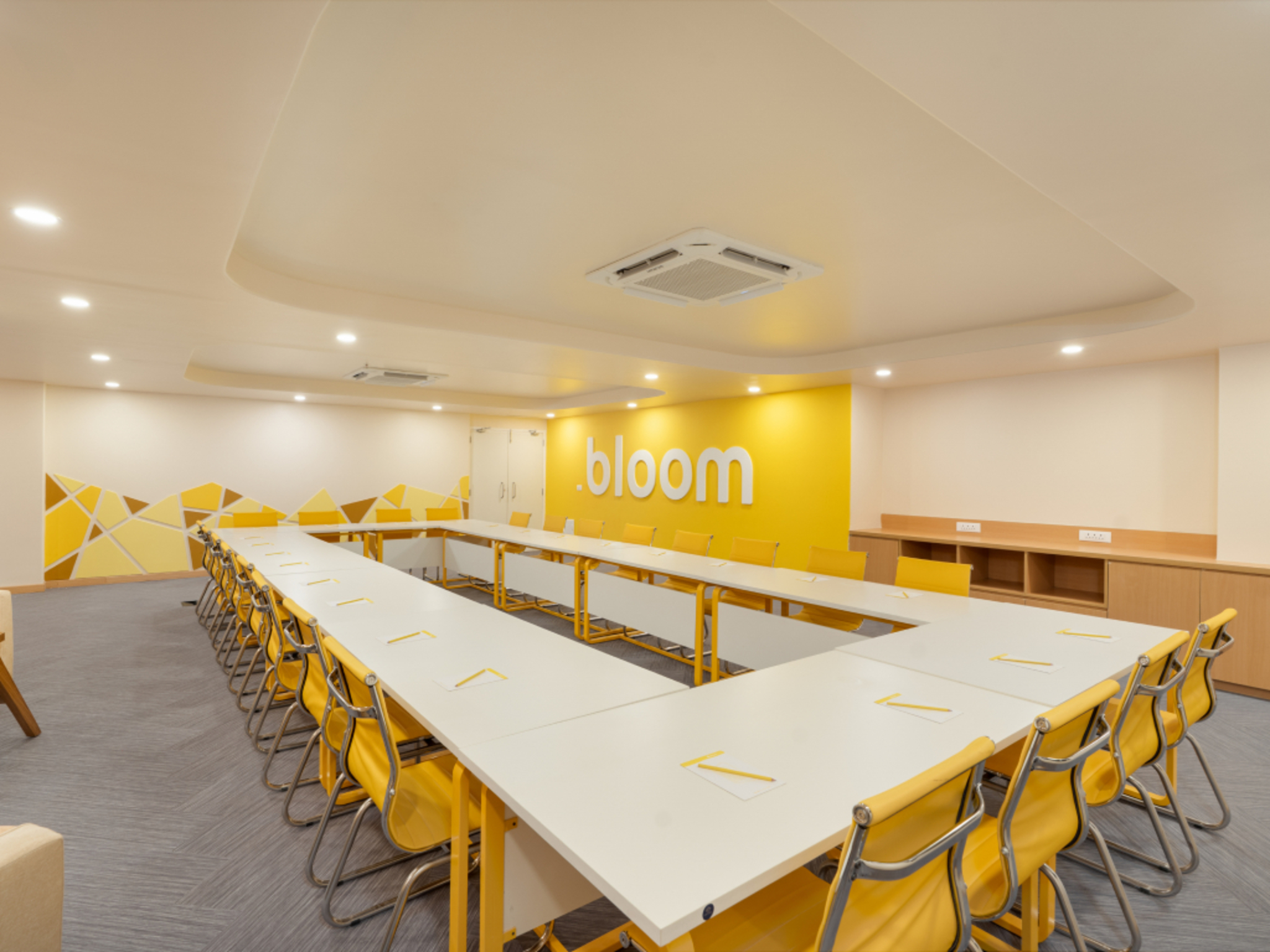 Bloom Hotel - Jubilee Hills 46/49