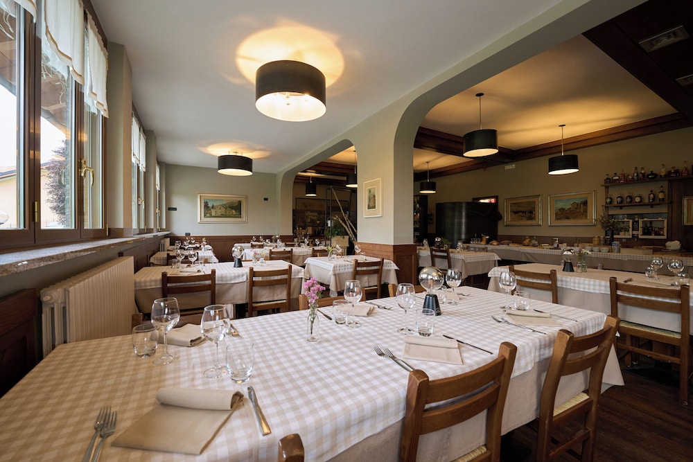 Albergo Moderno 37/50