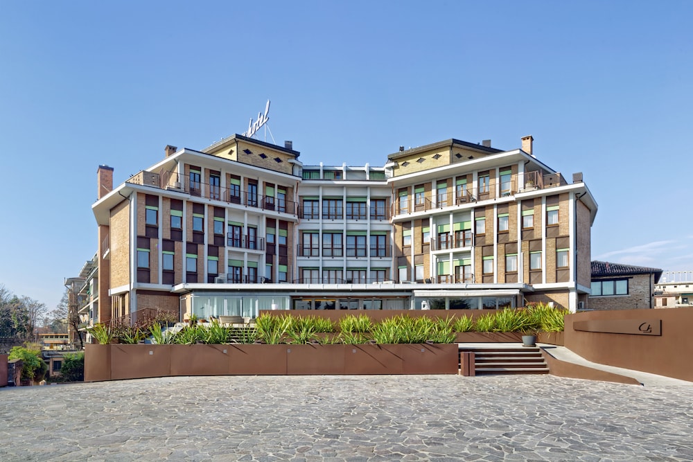 Hotel Carlton 3/62