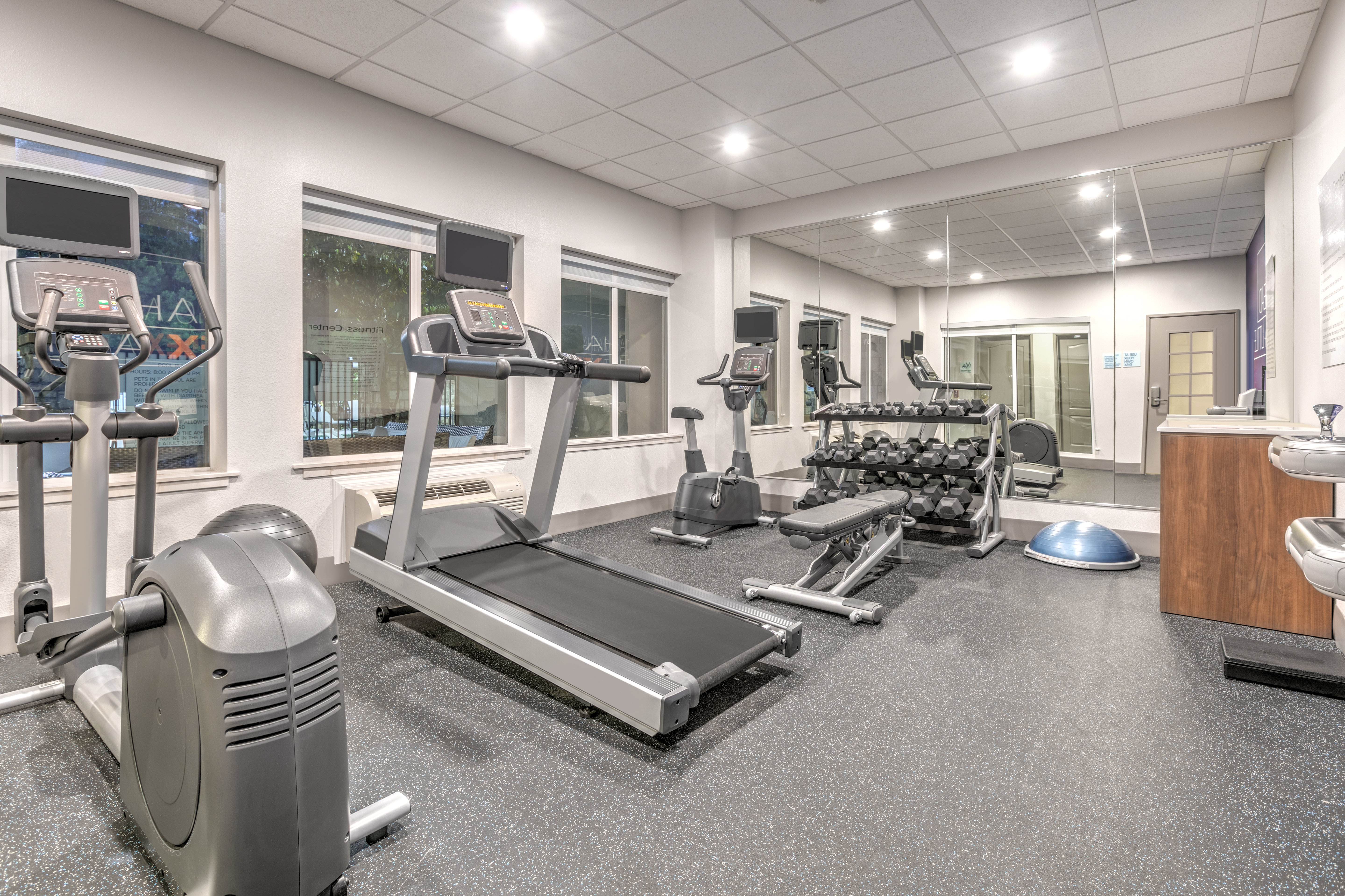 Holiday Inn Express Hotel And Suites Marshall 23/38