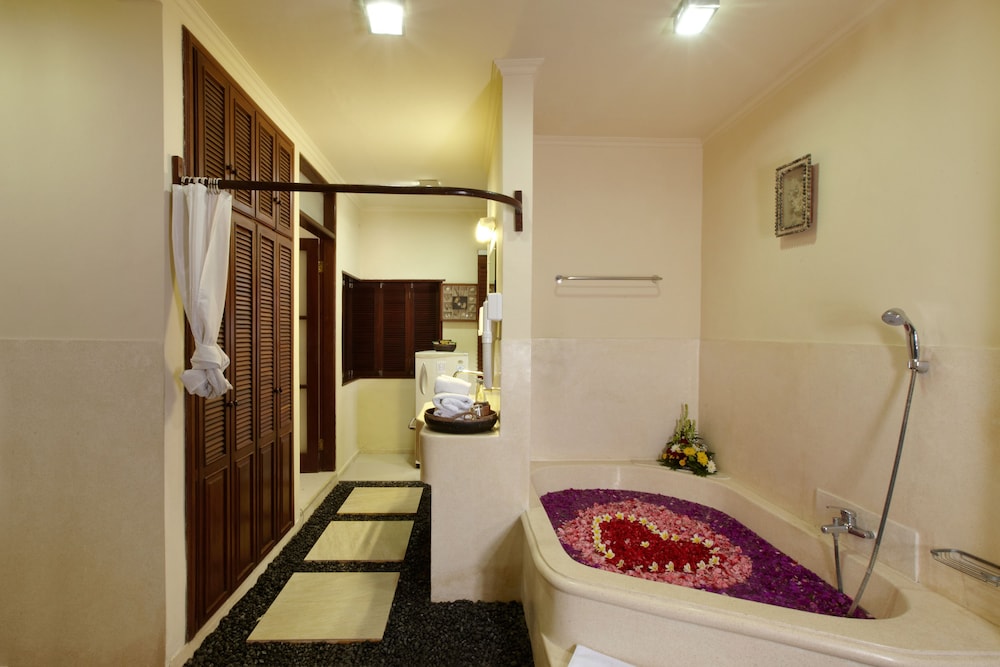 PUTU BALI VILLA & SPA(KT) 50/52