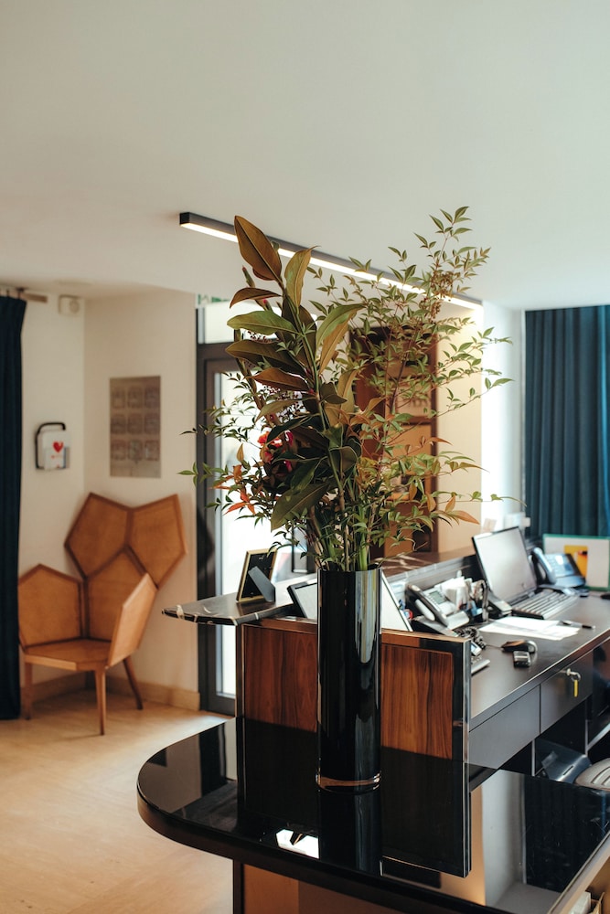 Hotel Eiffel Blomet 50/68