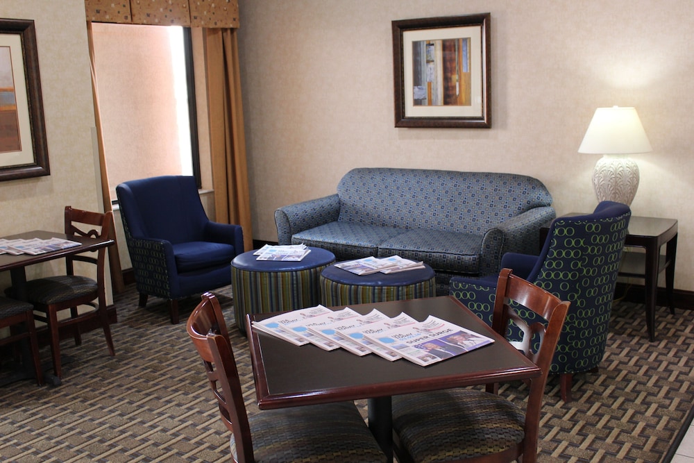 Holiday Inn Express & Suites Kansas City-Liberty (Hwy 152), an IHG Hotel 55/74