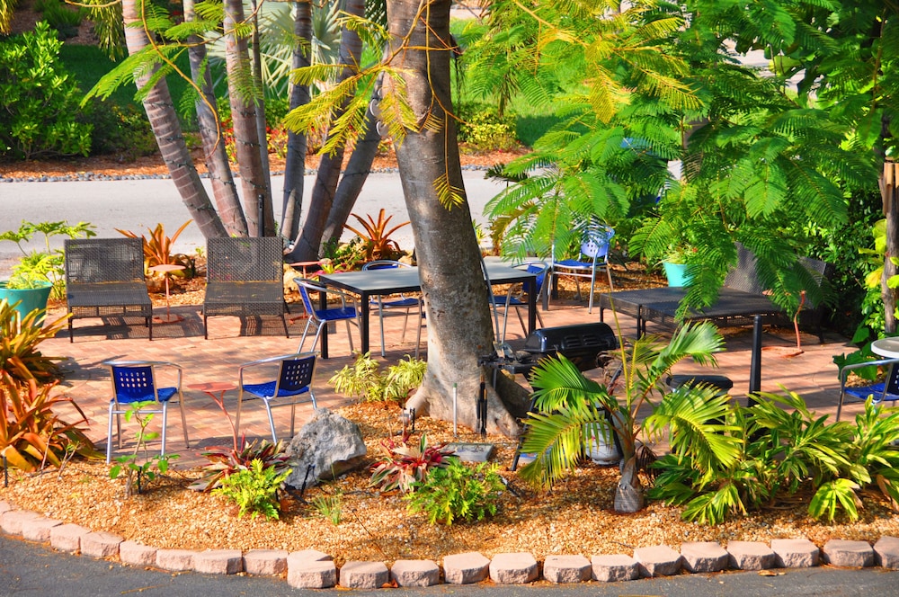 Lido Islander Inn And Suites 54/56
