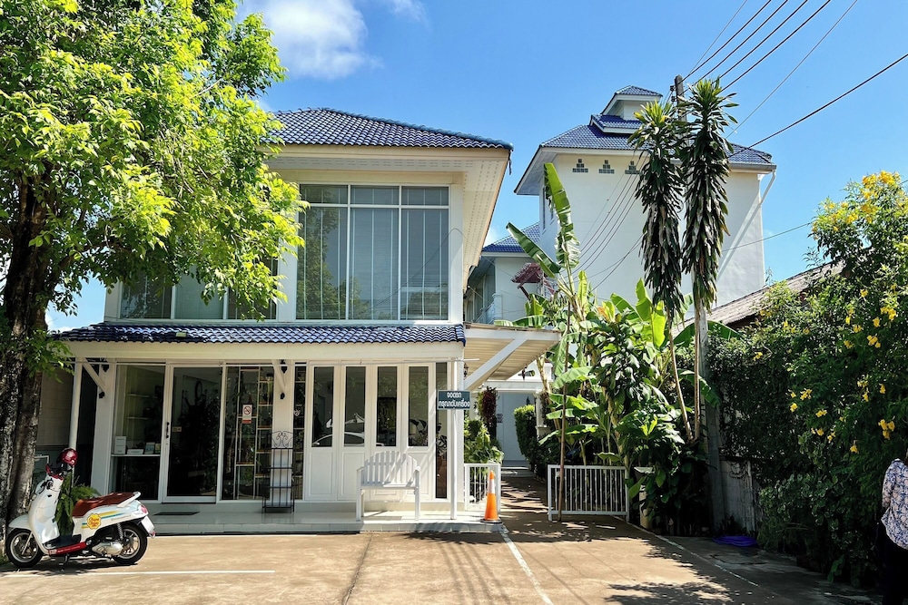 Phuhunsa Boutique Hotel 33/43