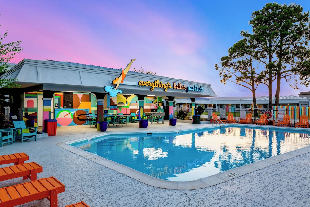 Hotel Mccoy College Station Art Libations Pool Society 43/58