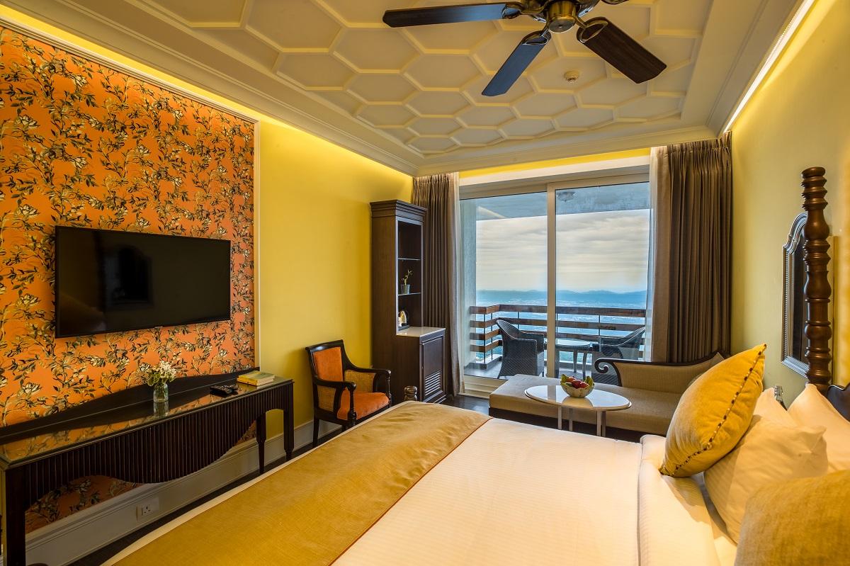 PREMIUM ROOM WITH BALCONY