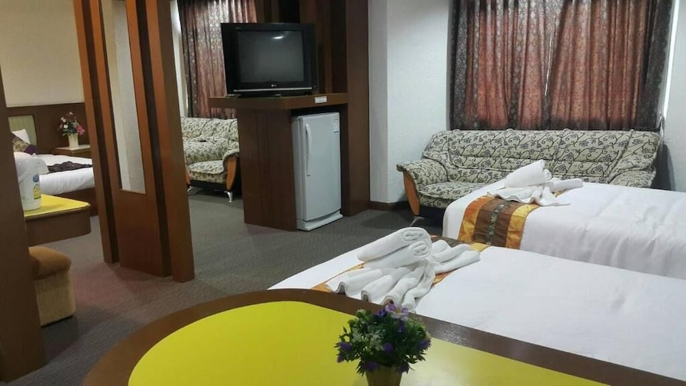 River Grand Hotel Hat Yai 11/40