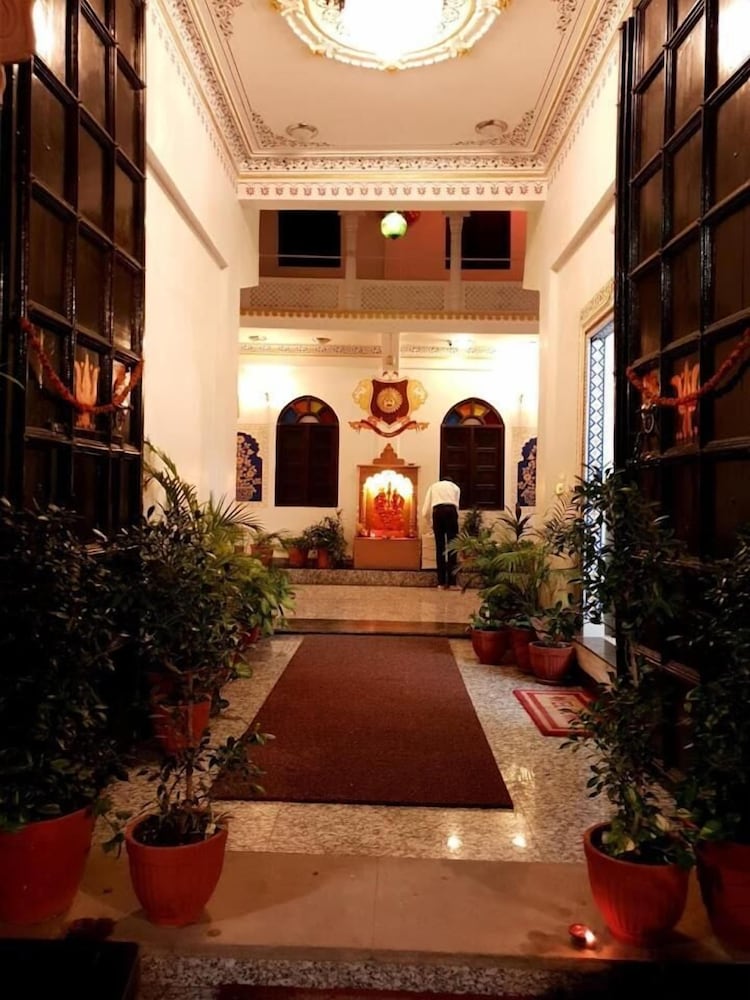 Hotel Nahargarh Palace 9/18