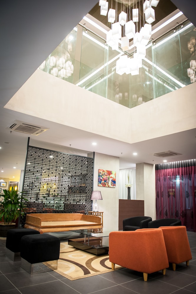 Sky Hotel Kota Kinabalu 8/50