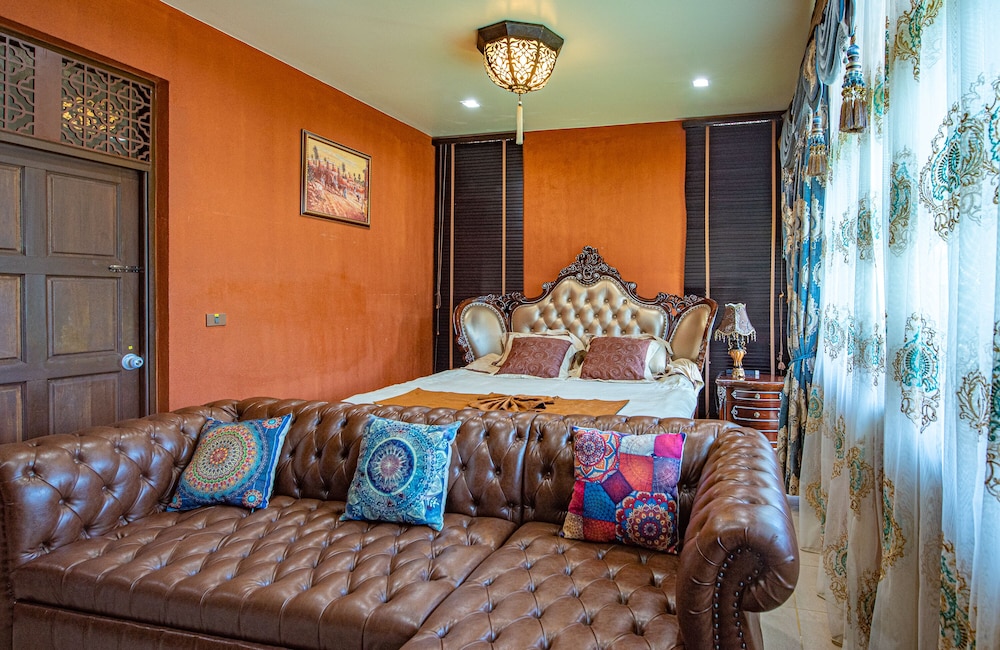 3 Bedrooms, Villa, 4 King Beds, with Pool