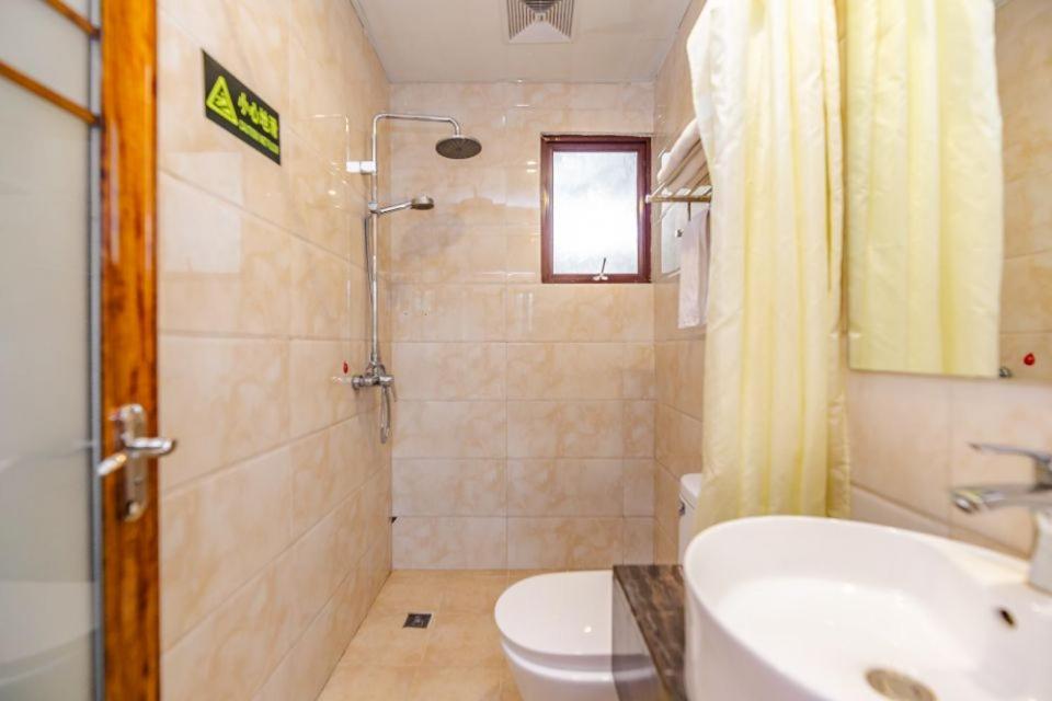 Holly Hostel 45/50
