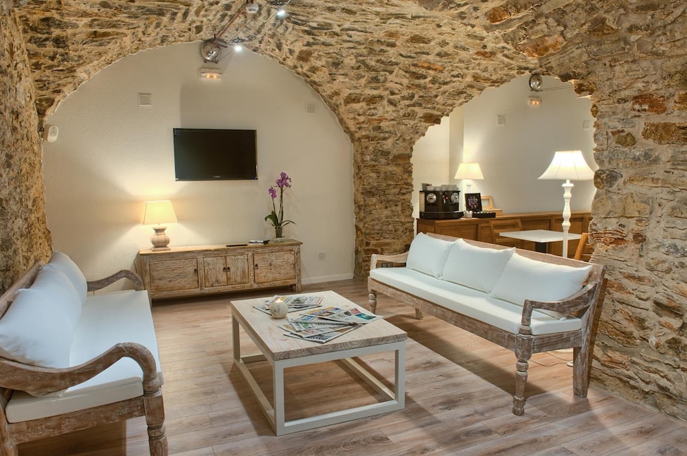 Hotel El Petit Convent 24/35