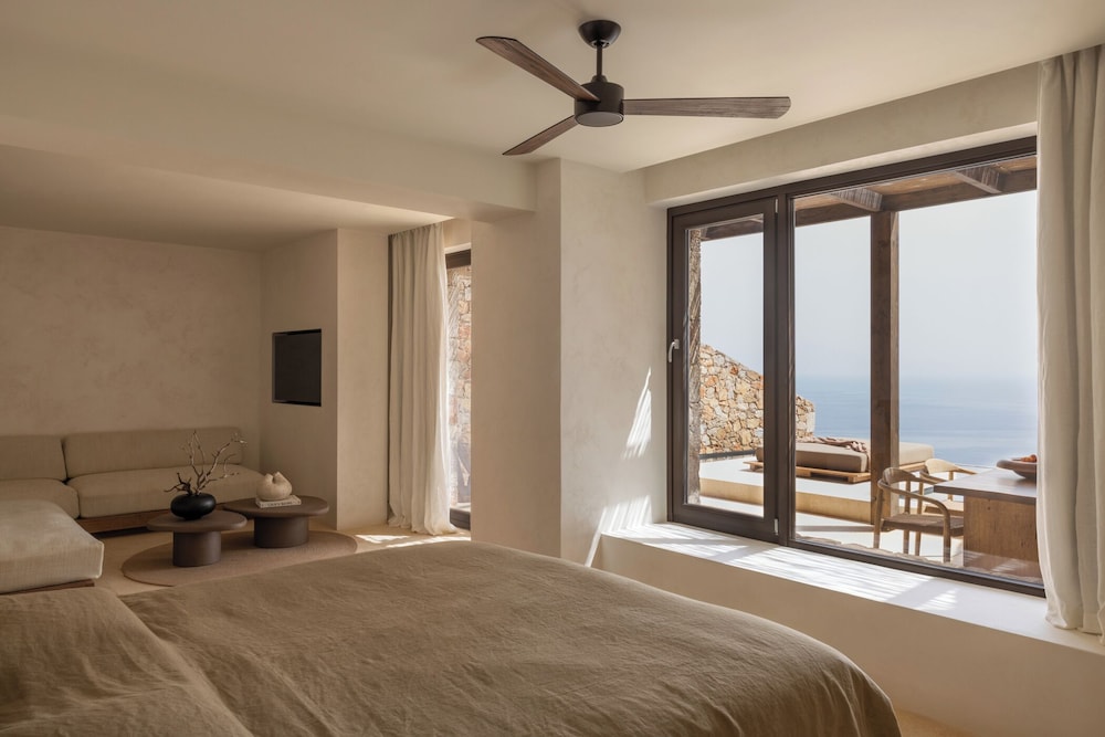 Gundari Folegandros 5/50