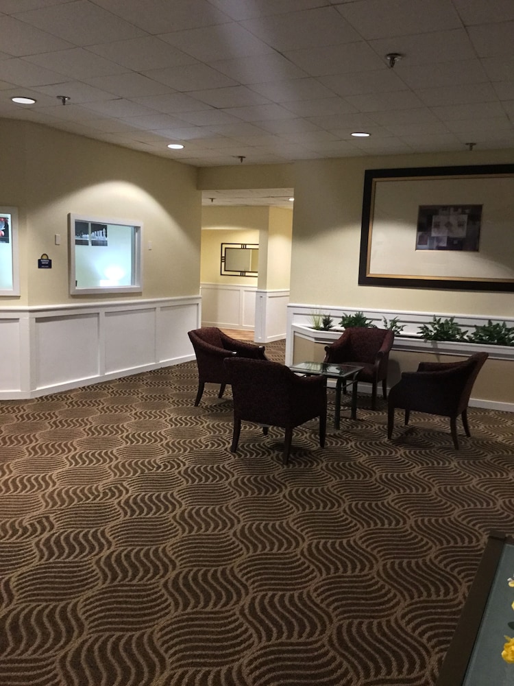 Days Inn Suites Tallahassee Conference Center I 10 Hotel 8/57