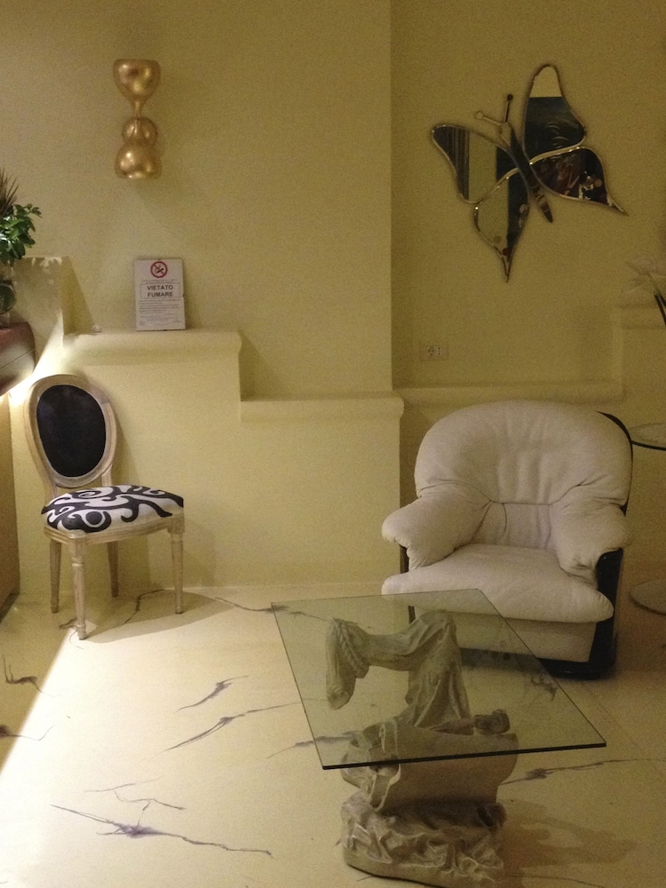 Derby Hotel 26/50