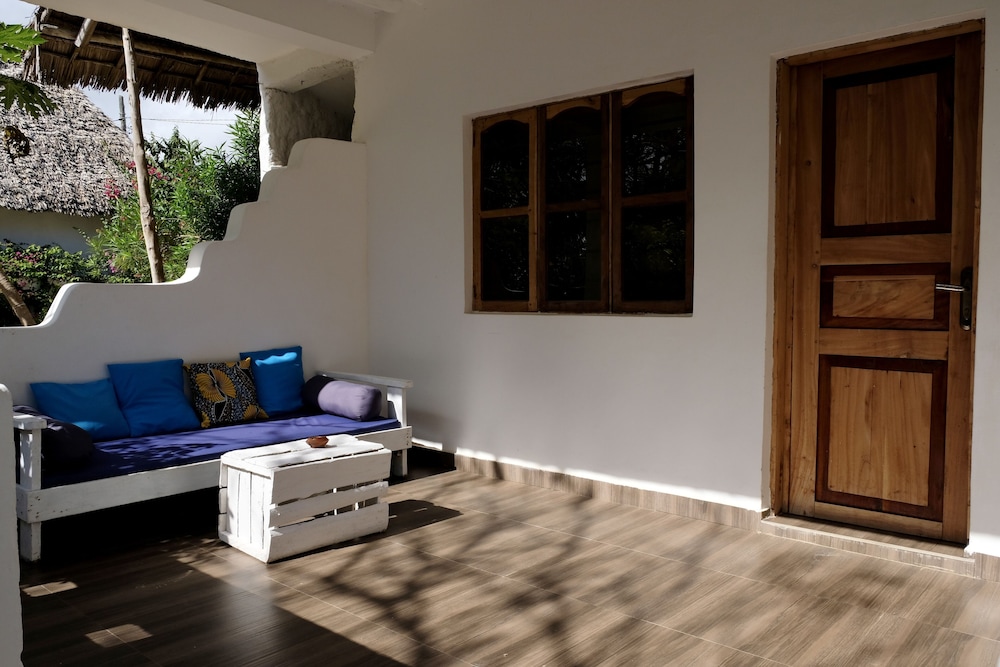 Bahati Villa 8/50