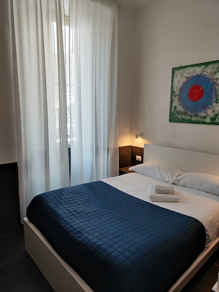 ROOM, SINGLE, SMALL