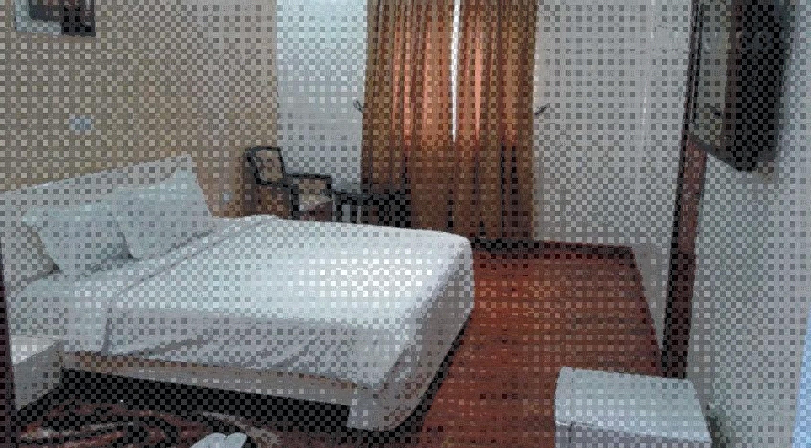 Newcastle Hotel Lekki 11/29