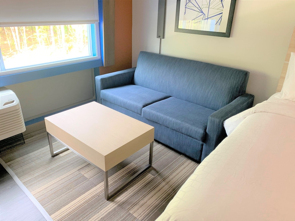 Holiday Inn Express And Suites Wilmington West - Medical Park 35/60