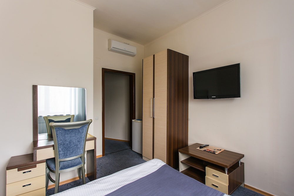 Alma Hotel 64/76