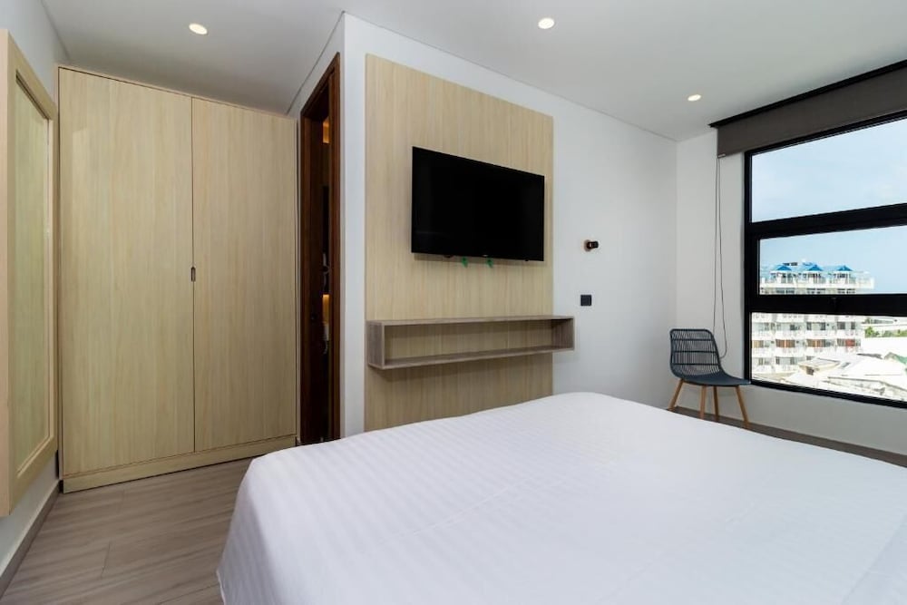 Sea Avenue Hotel 10/47
