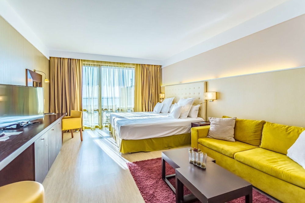 Barcelo Royal Beach 23/63