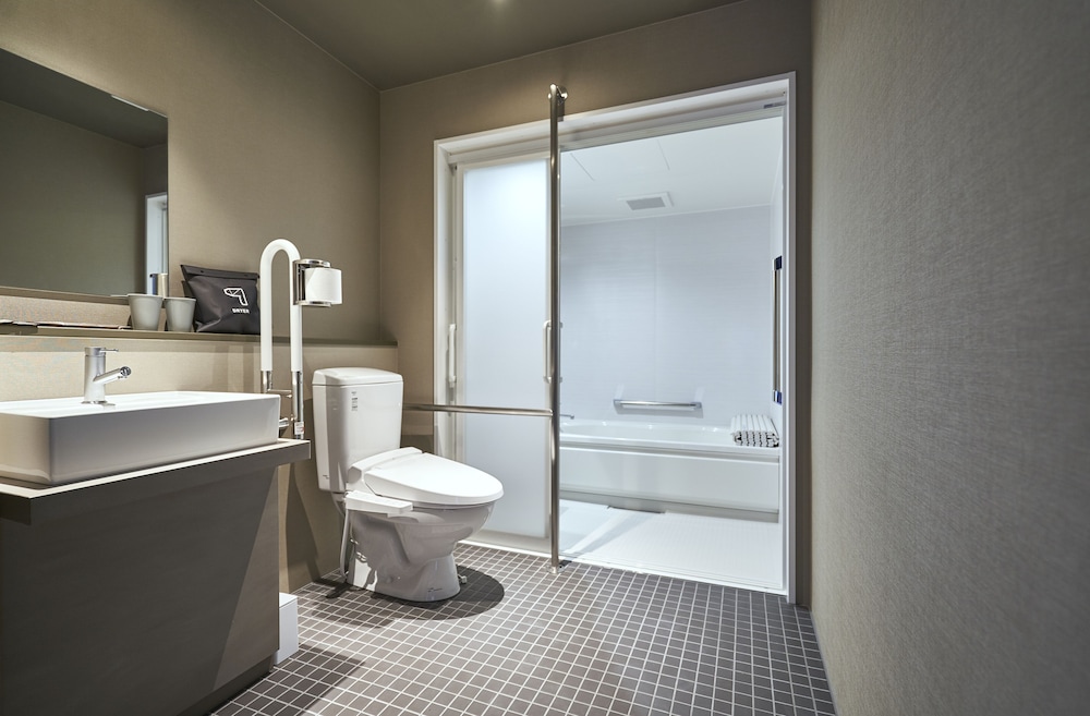 The Reign Hotel Kyoto 50/50