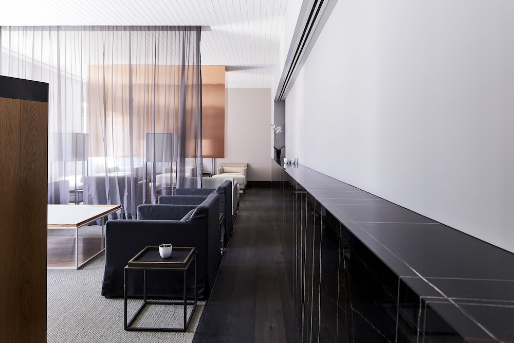 Burbury Hotel & Apartments 44/49