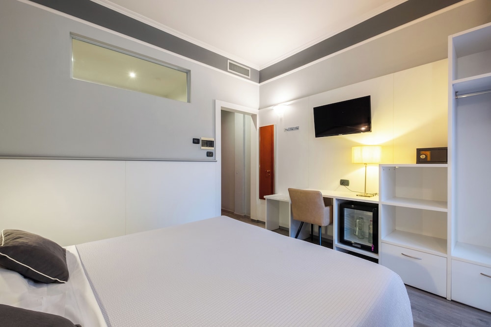 STANDARD, DOUBLE BED