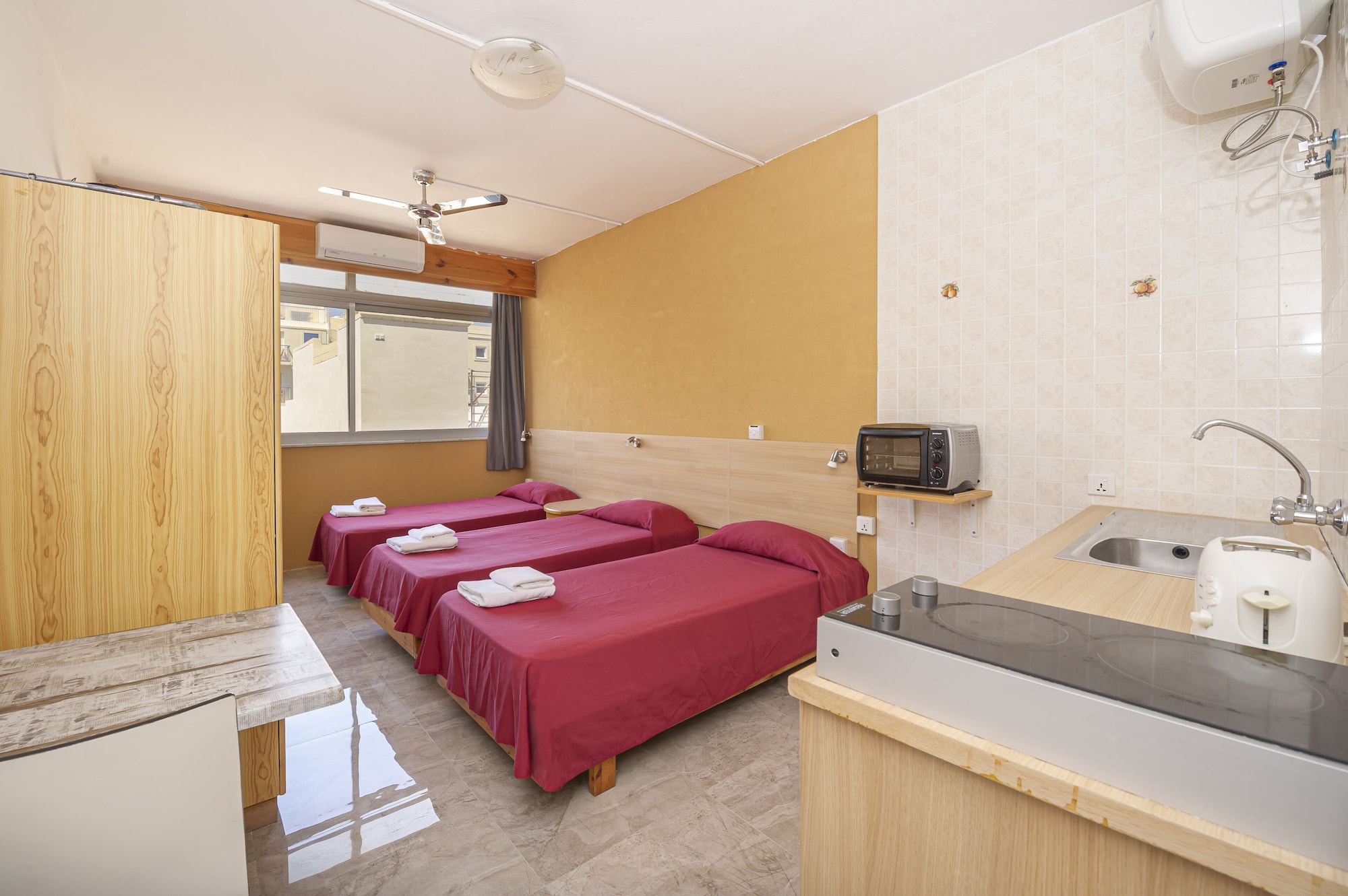 ROOM, TRIPLE