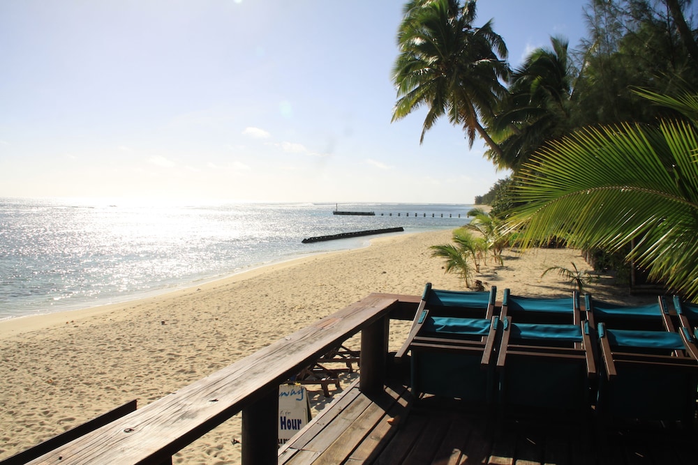 Castaway Resort 11/80
