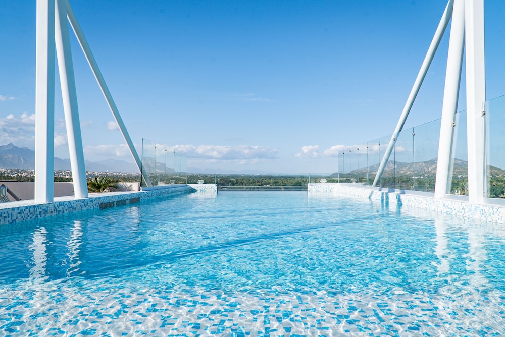 Flamboyan Hotel and Residences 54/60