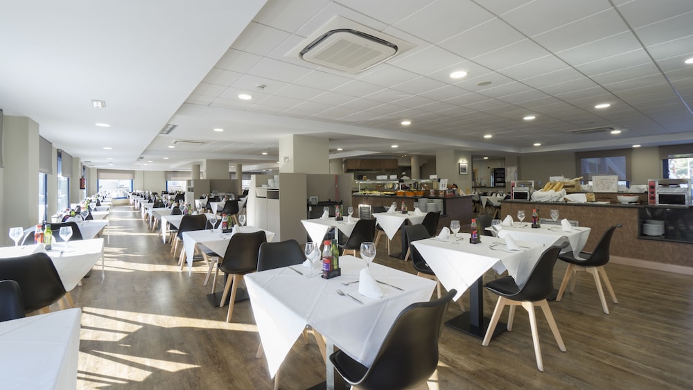 Hotel Piramide Salou 30/50