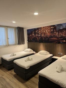 Basement, Quadruple