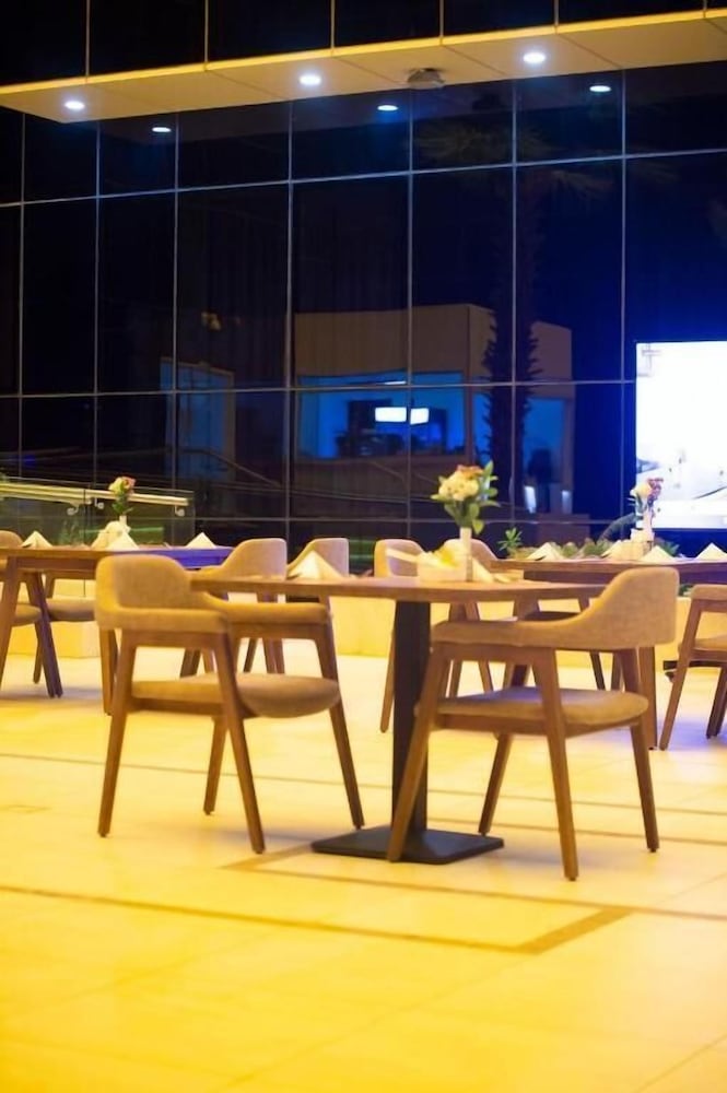 فندق سروات بارك الرياض(Sarwat Park Hotel Riyadh) 13/18