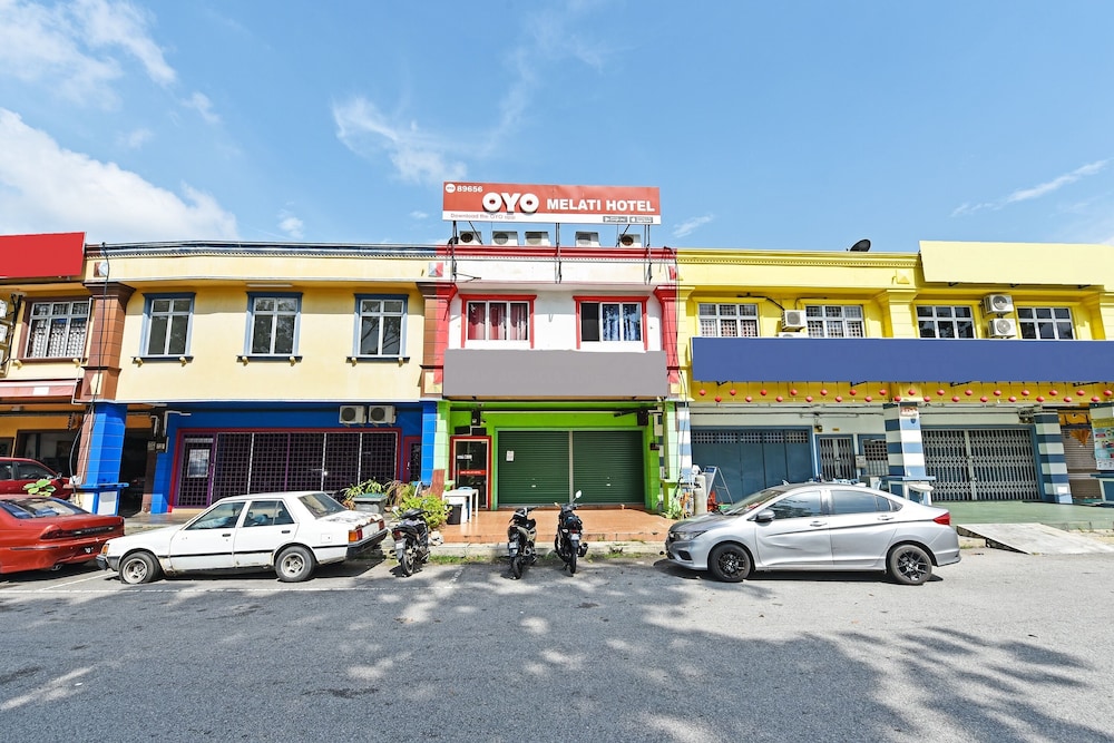 OYO 89656 Melati Hotel Nilai 25/28
