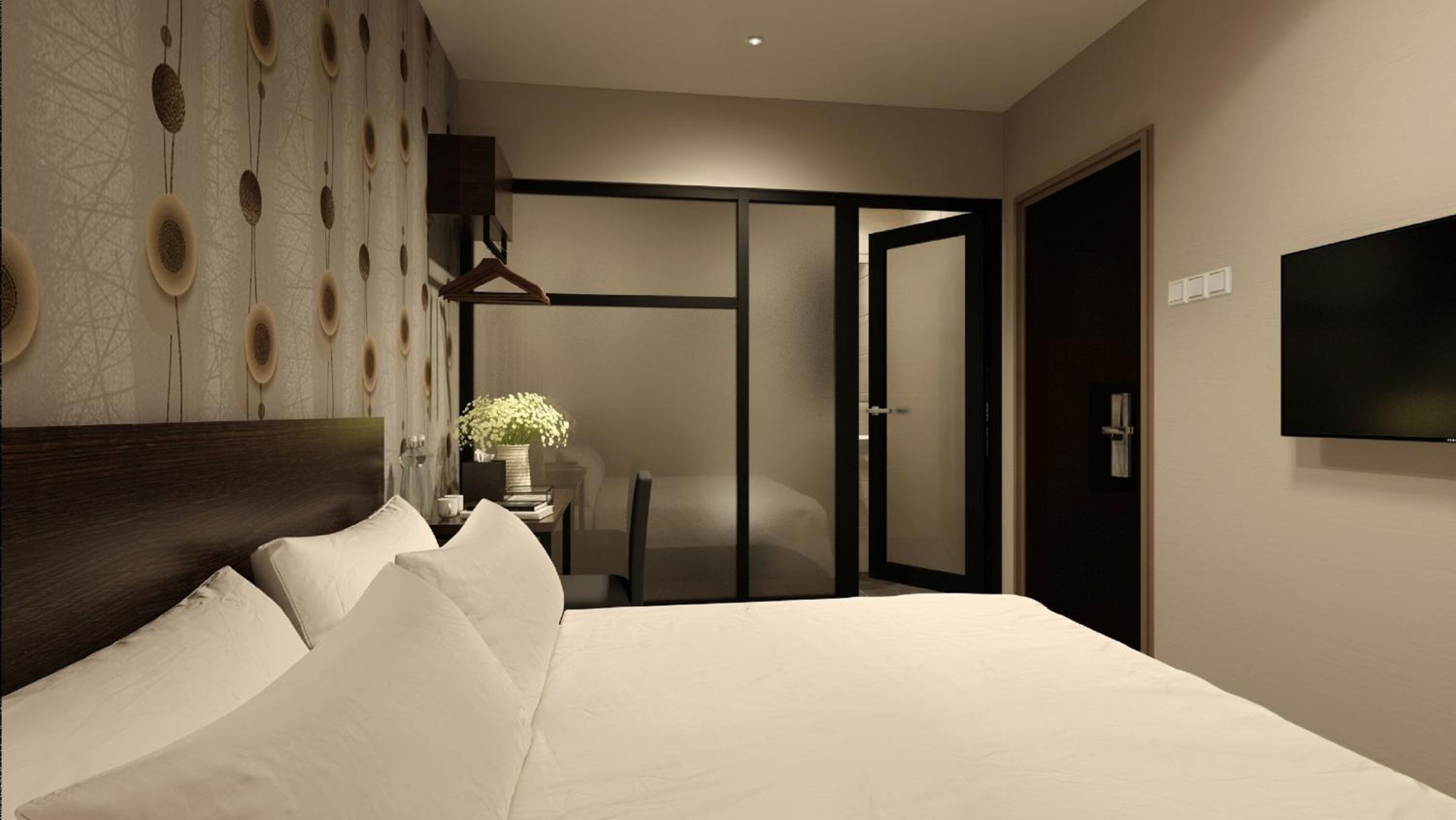 Room, King Bed, Queen Bed, No Window، The Square Hotel 10/10