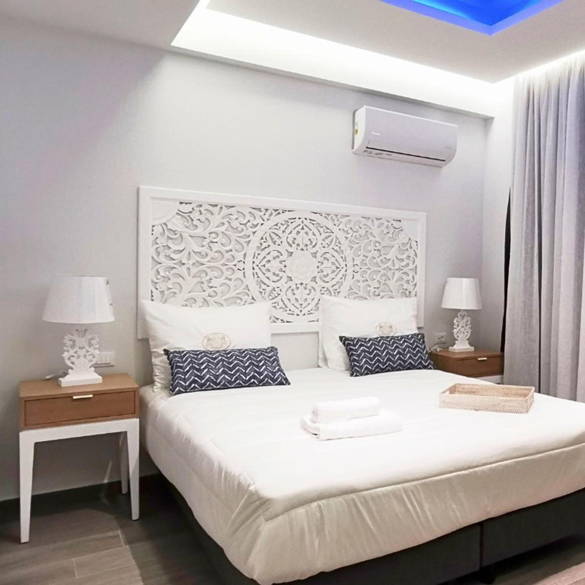 Basic, Double or Twin Bed