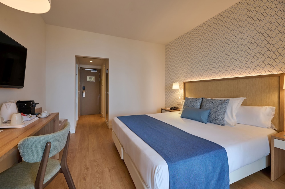 My Favorite Club, Single, Double Bed, Sea View