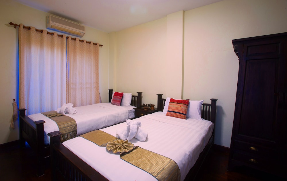 3 BEDROOMS, TOWN HOUSE
