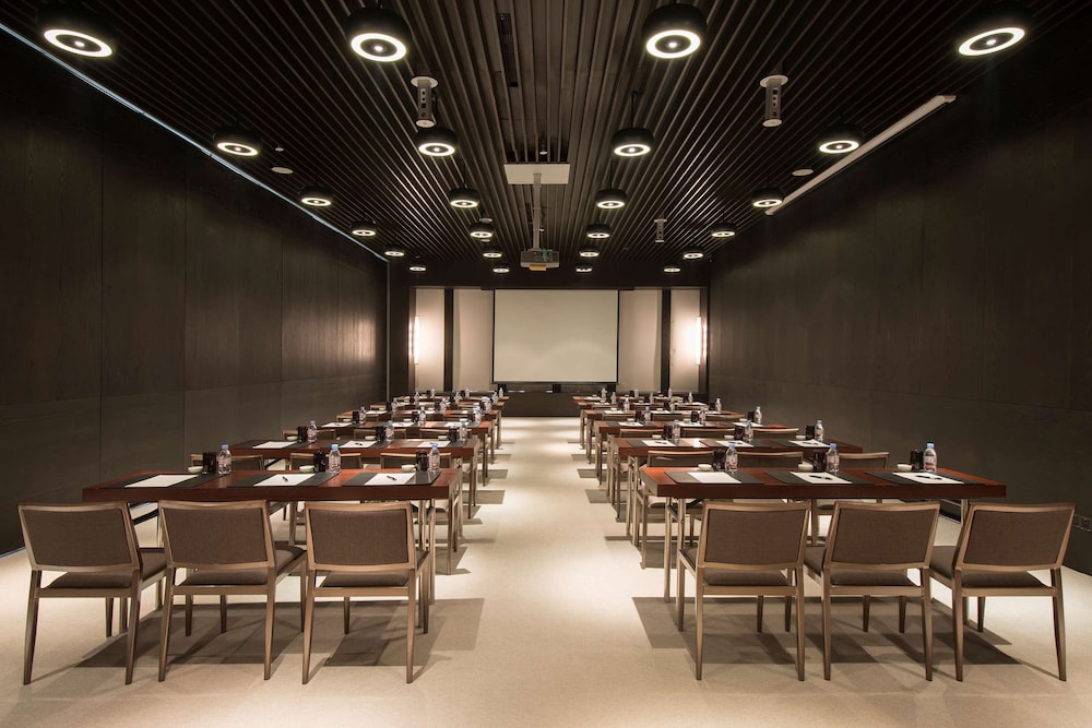 Hyatt Regency Wuhan Optics Valley 54/57