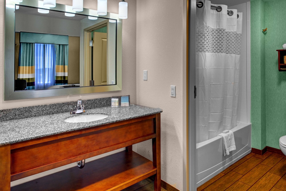 Hampton Inn & Suites Coconut Creek 19/49