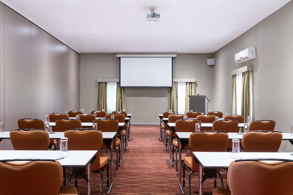 Radisson Blu Mammy Yoko Hotel Freetown 50/58