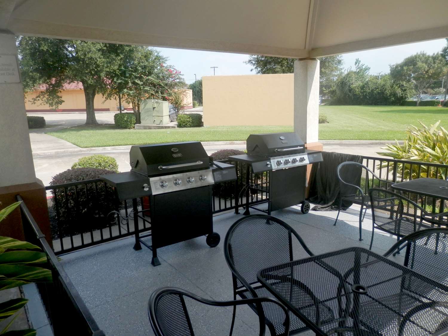 Sonesta Simply Suites Houston Nasa Clear Lake 37/47