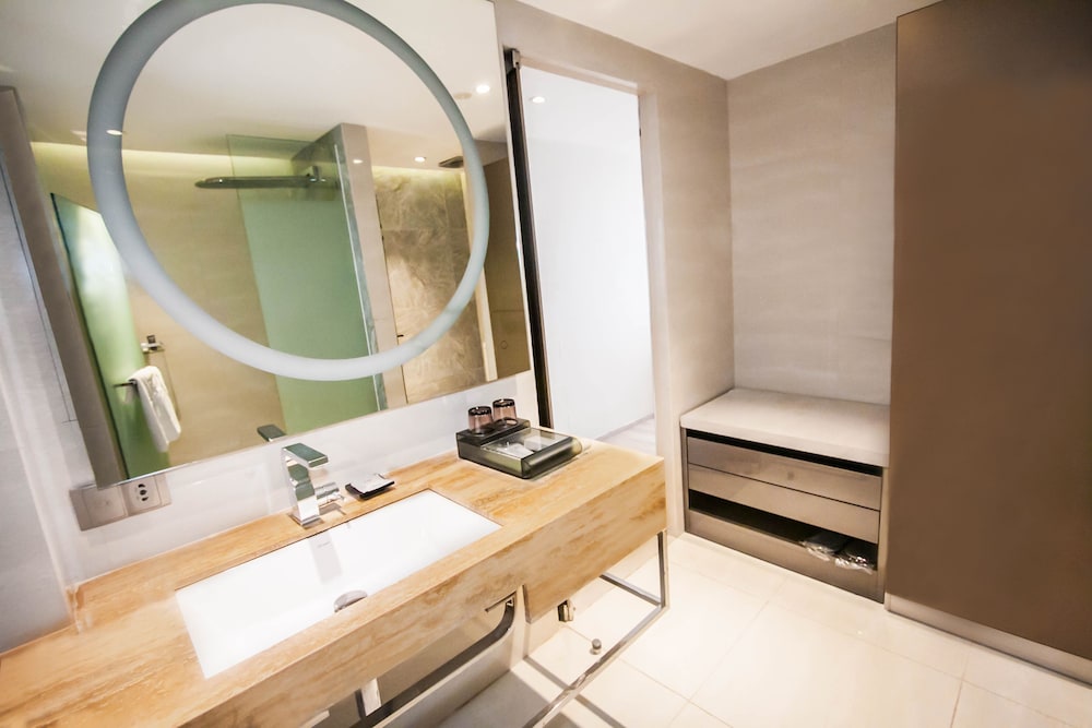 Hotel Xyz 19/49