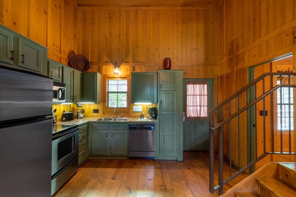 The Cabins At Green Mountain 31/68