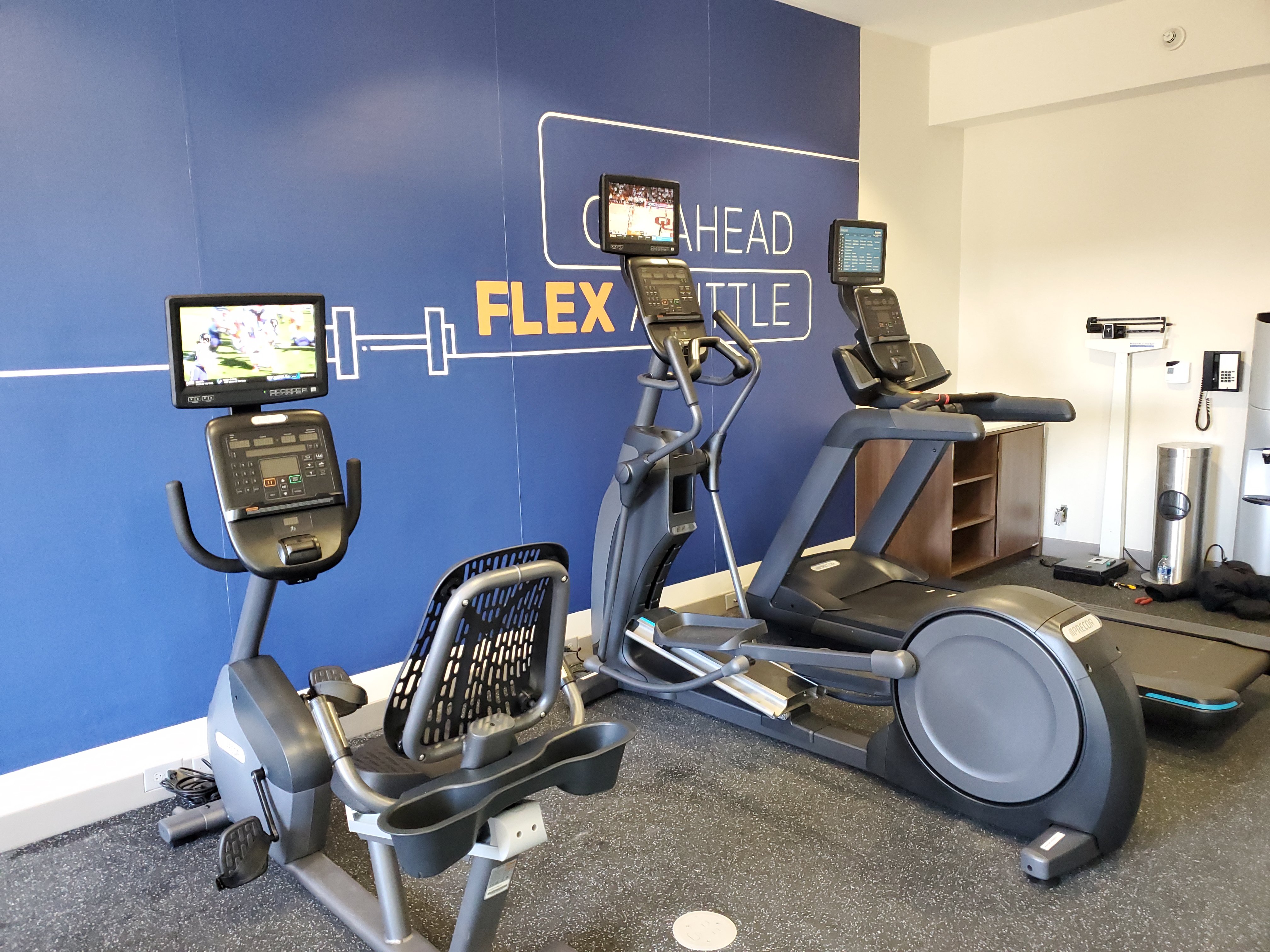 Holiday Inn Express Hotel & Suites El Paso West 24/36