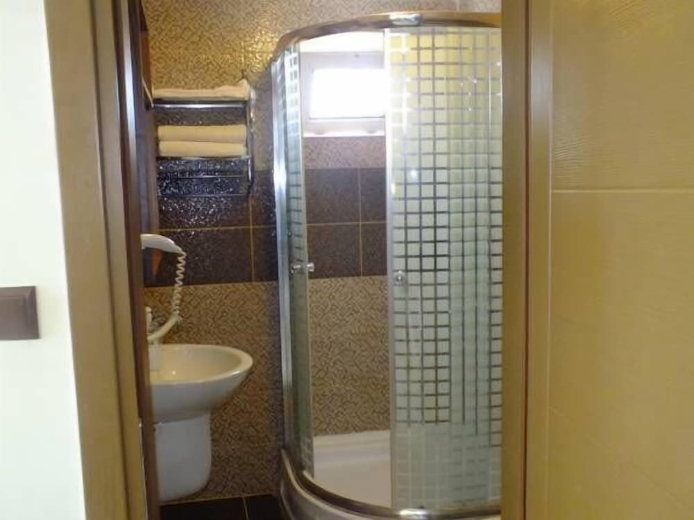 Kutlugun Sahil Otel 50/50