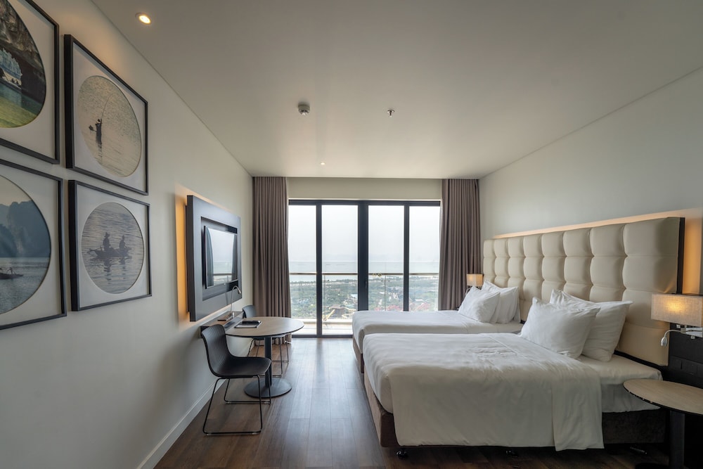 Hotel Soleil Ha Long, Trademark Collection by Wyndham 13/50